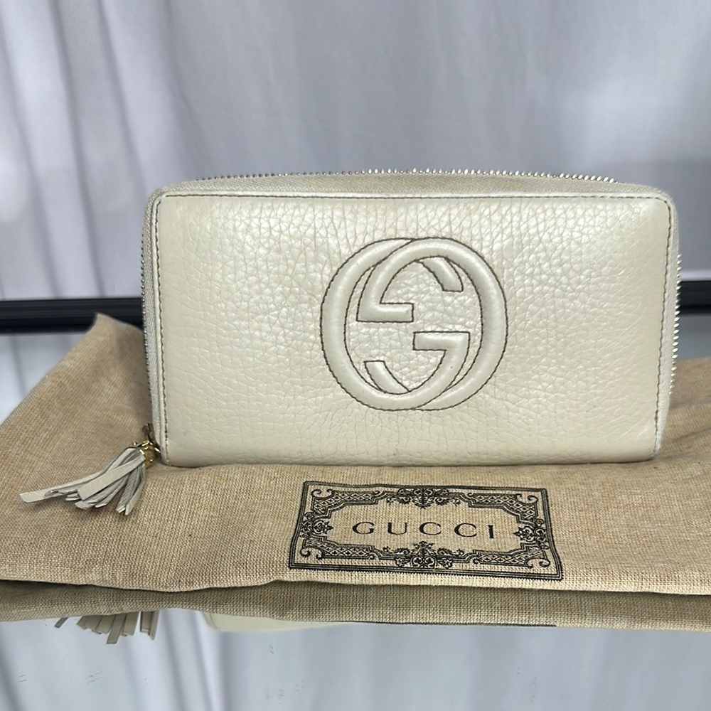Gucci Cream Leather Wallet with Gold Accents